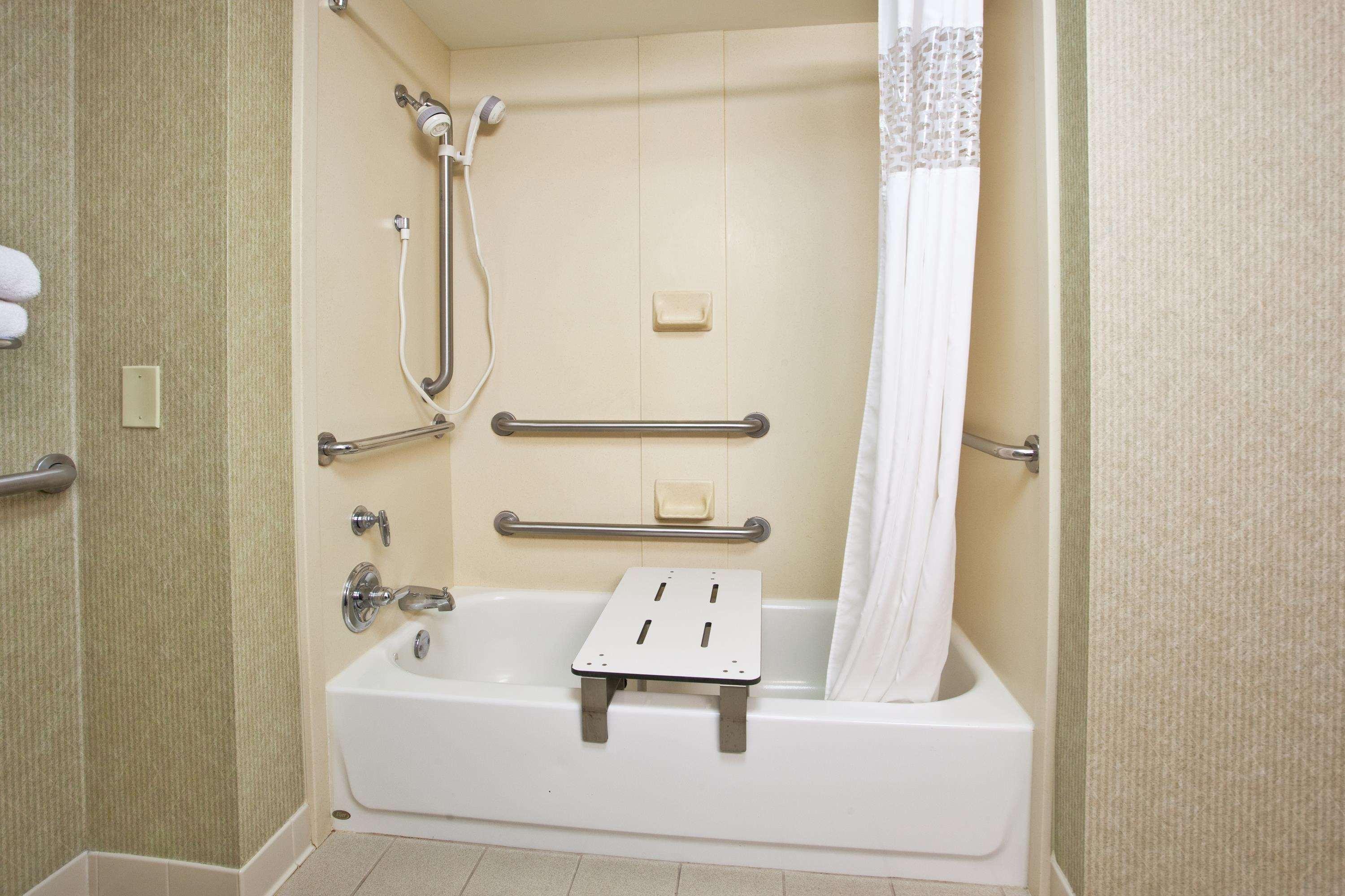Hampton Inn Клифтън Парк Екстериор снимка