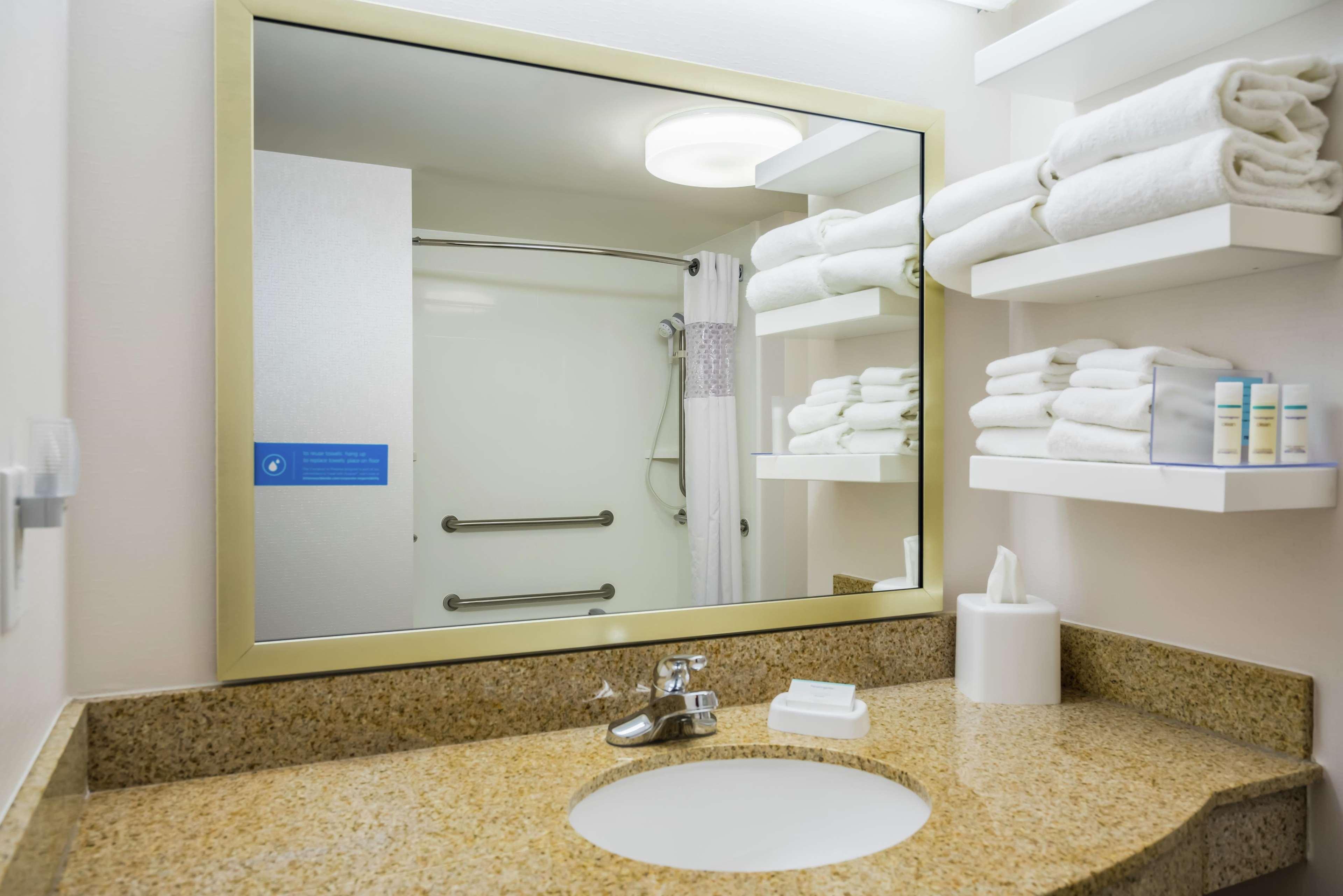 Hampton Inn Клифтън Парк Екстериор снимка