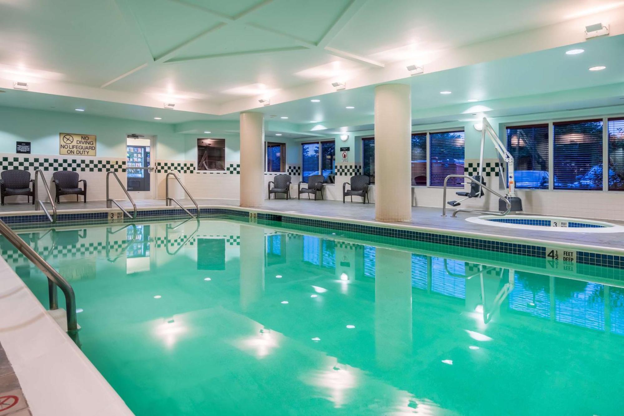 Hampton Inn Клифтън Парк Екстериор снимка