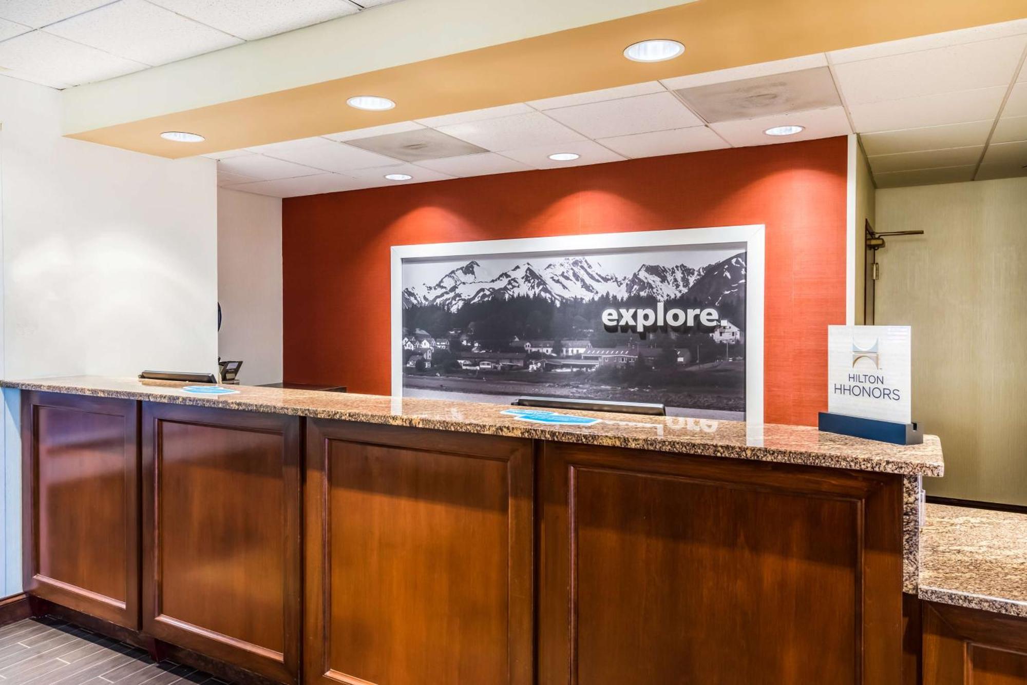 Hampton Inn Клифтън Парк Екстериор снимка