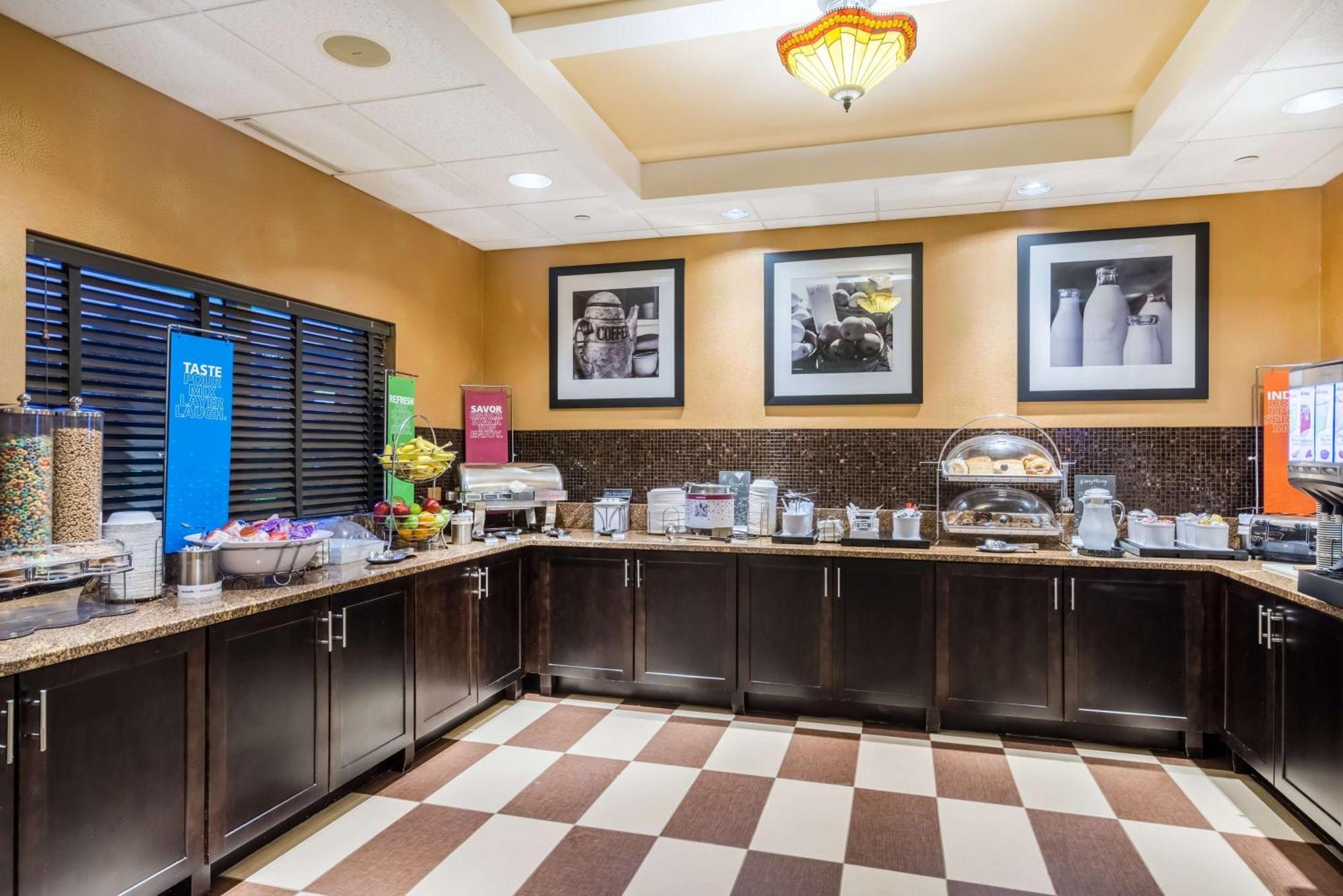 Hampton Inn Клифтън Парк Екстериор снимка
