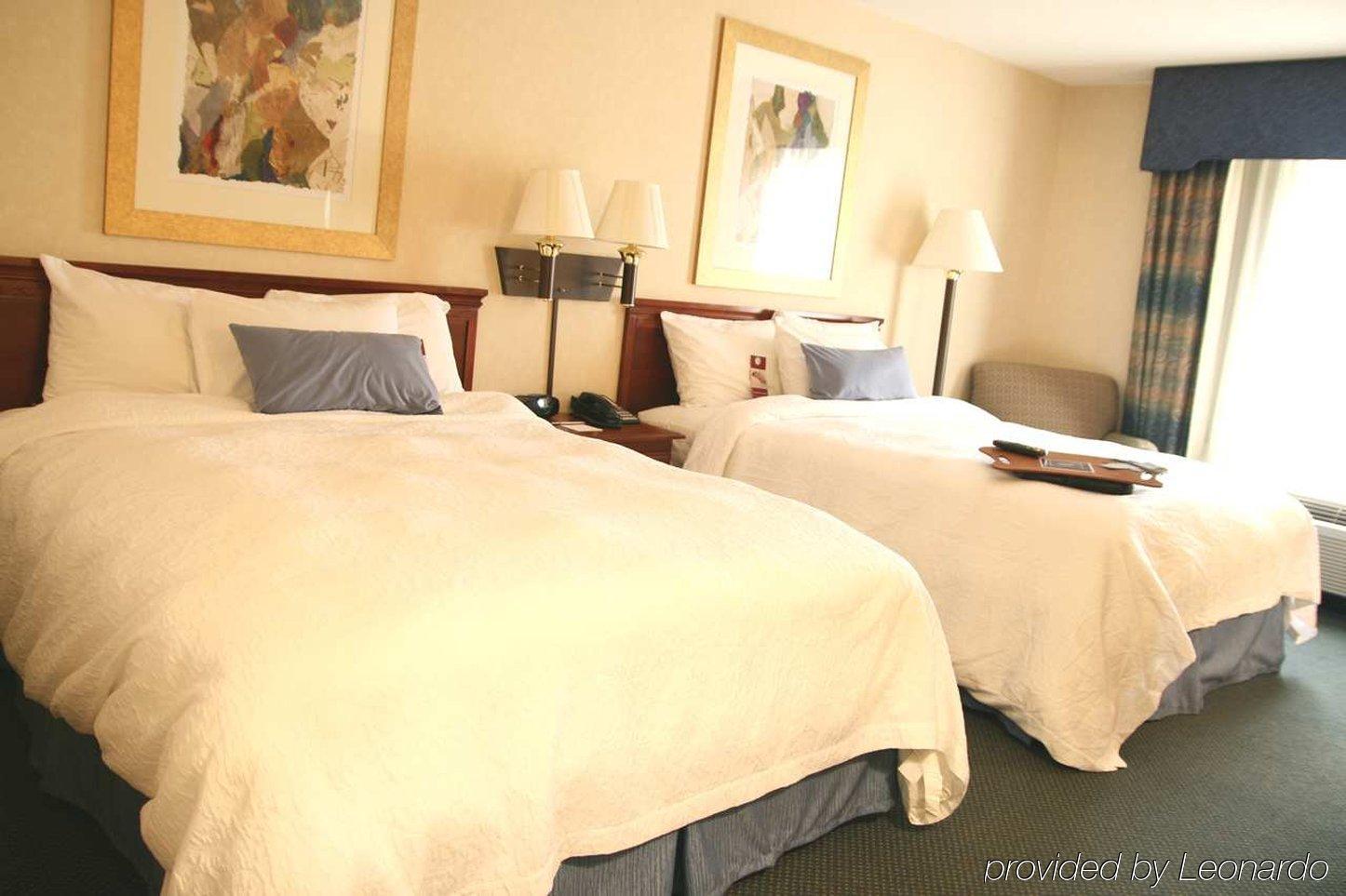 Hampton Inn Клифтън Парк Стая снимка